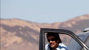 Fotograma donde aparecen Salma Hayek y Benicio del Toro en la película "Savages" de Oliver Stone.