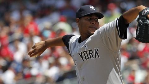 El dominicano Iván Nova lanzó de manera dominante hasta la octava entrada y ganó su quinta apertura consecutiva.