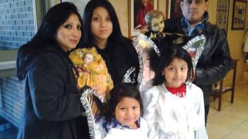 Luego de la deportación de su marido, Walter Vicuña, Claudia Torres y sus hijos no tendrán qué celebrar en este día del padre como antes solían hacerlo.