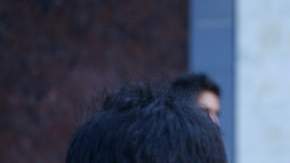 La actriz Karina Giri es la diputada Julieta Toscano, quien  presenta una  ley para legalizar las drogas en ese país.