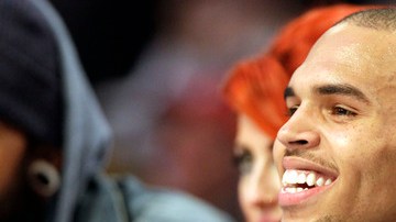 Chris Brown se peleó por Rihanna con el rapero Drake.