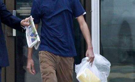 Dharun Ravi salió de la cárcel esta mañana a las 8:30, y se le vio con una larga barba.