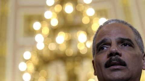 Holder ha rechazado las acusaciones republicanas de que engañó al Congreso sobre “Rápido y Furioso”.