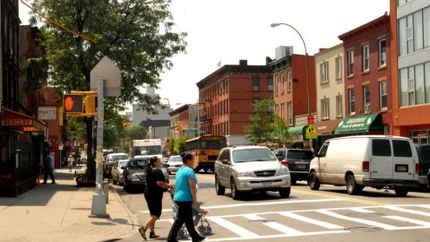 Para los hispanos, la Ciudad de Nueva York se vuelve casi imposible para vivir por el alto costo que tiene un buen techo.