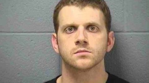 Brandon Bergthold, residente de Frankfort, se declaró culpable ayer por solicitar los servicios sexuales de una menor.