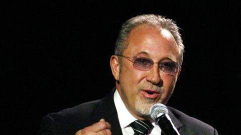 Emilio y Gloria Estefan tras ser honrados con una estrella en el bulevar respectivo en Las Vegas, Nevada, en abril de 2010.