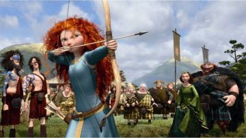 Cuando su mamá, la Reina Elinor, la quiere casar, Merida, la princesa de un reino antiguo en Escocia en la película 'Brave', decide usar magia para convencerla de que no lo haga.