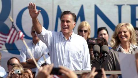 Expertos consideran que la campaña del republicano Mitt Romney no ha hecho un buen trabajo por acercarse al electorado hispano.