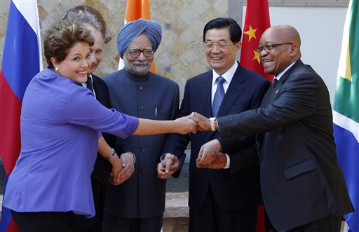 Zuma (derecha) junto a los líderes de Rusia, China, India y Brasil en la cumbre del G20.