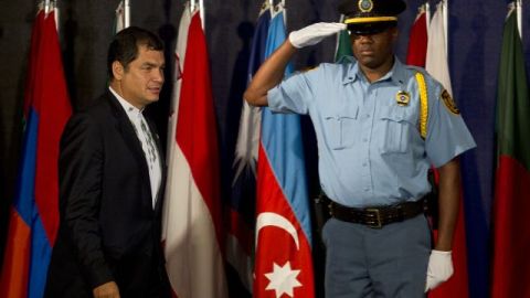 Rafael Correa aseguró que los países pobres son los que generan bienes medioambientales, los ricos son los que los están consumiendo.