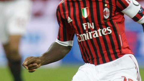 Clarence Seedorf deja las huestes del Milán tras diez años con los italianos.