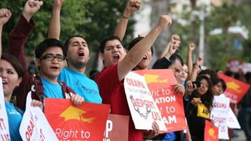 Expertos y activistas aseguran que la medida discrecional de parar las repatriaciones de los 'dreamers' provocó entusiamo en la masa de votantes hispanos.