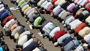 La fe a la religión musulmana no se ha visto afectada  en Egipto a pesar de las divisiones políticas.