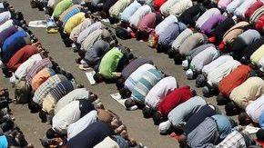 La fe a la religión musulmana no se ha visto afectada  en Egipto a pesar de las divisiones políticas.