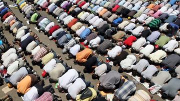 La fe a la religión musulmana no se ha visto afectada  en Egipto a pesar de las divisiones políticas.