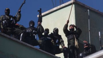 Policías  se tomaron ayer  las instalaciones de una institución en Cochabamba.