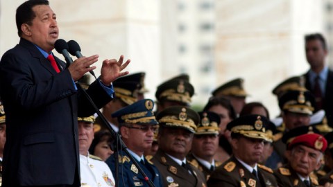 El mandatario venezolano Hugo cuando suspendía el suministro de petróleo a Paraguay en rechazo a la desitución de Lugo.