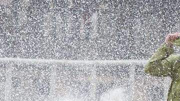 La tormenta tropical Debby azotaba hoy Florida con lluvias torrenciales.