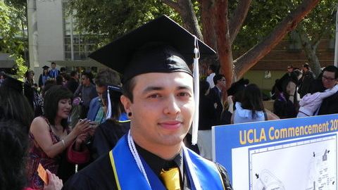 Julián Ramírez se graduó en Ciencias y Letras en la Universidad de California.