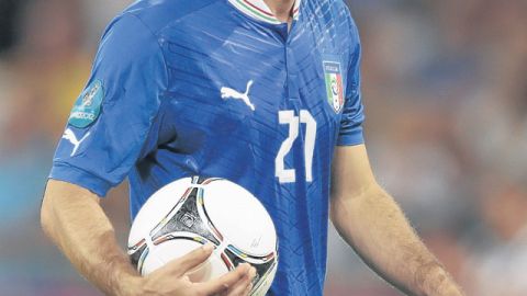 Andrea Pirlo es el cerebro en el medio campo de Italia.