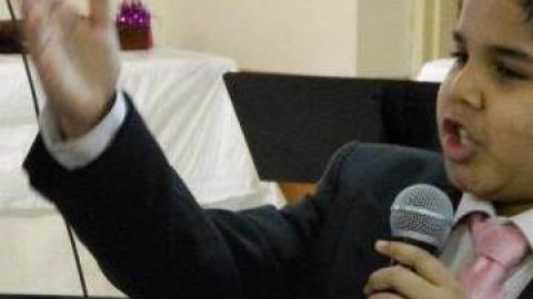 Michael García es descrito como sabio y comprometido con la palabra de Dios.