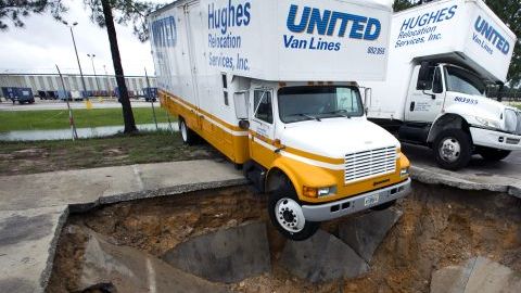 Debby  azota Florida con fuertes vientos y lluvias torrenciales.