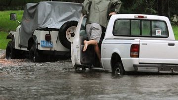 Debby aún mantiene a 11 mil personas sin electricidad en Florida.