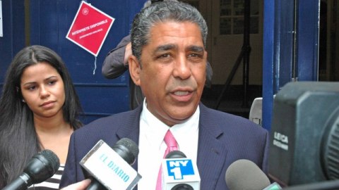 Adriano Espaillat usó su corbata de la buena suerte y dijo que había sido muy elogiada en su campaña.