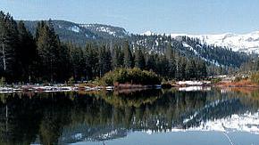 El parque de Donner Memorial State cerca de Truckee, California.