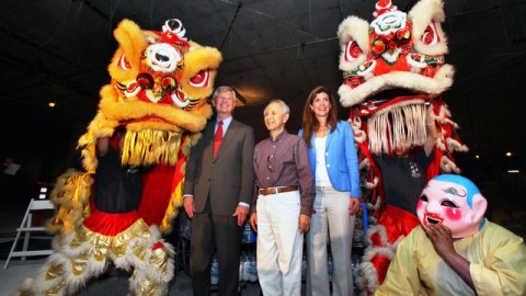 Con coloridos dragones chinos celebraron la próxima apertura en área de Chinatown,