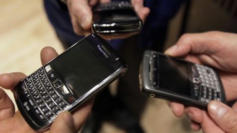 Los usuarios de teléfonos inteligentes deben consultar con sus proveedores para saber si el servicio está disponible y si su dispositivo es capaz de usarlo.