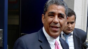 Dicen que el senador estatal podría imponerse sobre el ganador Charles Rangel. Ambos candidatos declinaron opinar sobre la controversia.