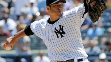 El abridor japonés Hiroki Kuroda maniató a los batedores de los Medias Blancas, y los Yankees ganaron por blanqueada.
