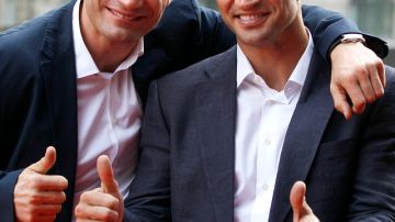 Los hermanos Vitali Klitschko (izq) y Wladimir Klitschko (d), desde hace años son los monarcas del peso pesado.
