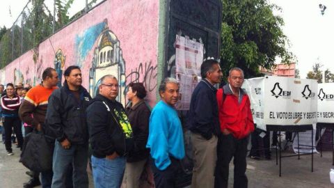 Largas filas se registran desde temprano en todo el país.