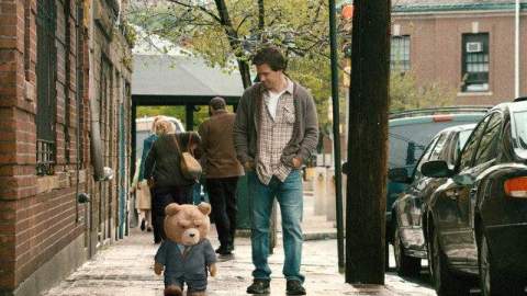 'Ted', con Mark Whalberg, arrasó en los cines durante el fin de semana.