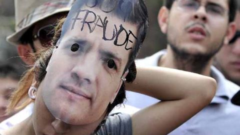 Movimiento #YoSoy132 protestó contra el PRI y el presidente electo Enrique Peña Nieto.