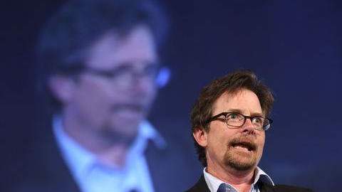 Michael J. Fox, actor que sufre la enfermedad del Parkinson, ha ayudado a que la enfermedad sea mejor conocida entre el público.