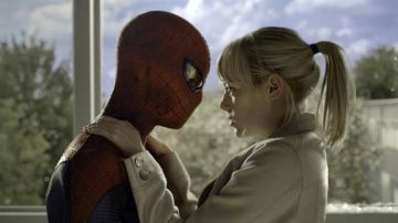 Andrew Garfield (Spider-Man) y Emma Stone (Gwen Stacy) son las estrellas de 'The Amazing Spider-Man', que se estrenó anoche.