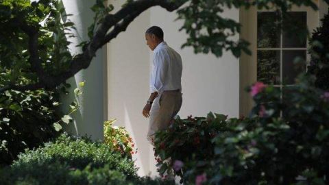 Desde que llegó a la Casa Blanca en 2009, Obama ha elegido para pasar las vacaciones de agosto junto con su esposa, Michelle, y sus dos hijas, Malia y Sasha, en la isla de Martha's Vineyard.