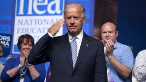 Joe Biden asegura que el plan de Romney y de sus “aliados” en el Congreso “es incrementar la voz de las escuelas privadas”.