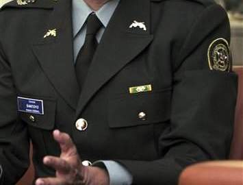 A Santoyo se le imputa haber recibido sobornos a cambio de dar información de inteligencia a las principales bandas del narcotráfico en Colombia.