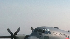 Autoridades dijeron que un avion C-130 MAFFS  se habIa estrellado mientras combatía el incendio forestal en Dakota del Sur.