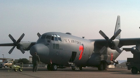 Autoridades dijeron que un avion C-130 MAFFS  se habIa estrellado mientras combatía el incendio forestal en Dakota del Sur.