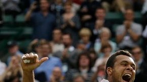 Tsonga venció al verdugo del verdugo de Rafa Nadal.