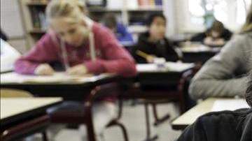 Los hispanos en las escuelas de Wake representan el 15% del total de la población estudiantil del condado, de los cuales el 7.5% tienen conocimiento limitado del inglés.