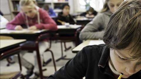 Los hispanos en las escuelas de Wake representan el 15% del total de la población estudiantil del condado, de los cuales el 7.5% tienen conocimiento limitado del inglés.