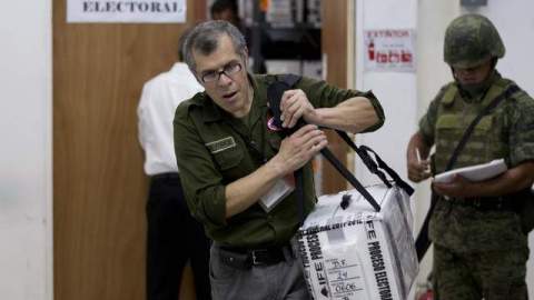 En caso de que haya dudas, se procederá a abrir las urnas y se llevará a cabo el recuento de los votos.