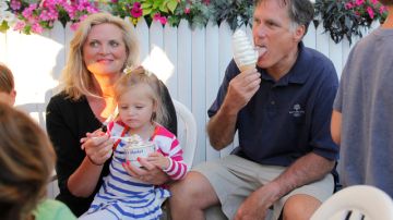 Ann Romney y su esposo Mitt Romney disfrutando del verano.