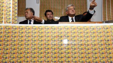 López Obrador dijo que se trata de una compra masiva de millones de sufragios.